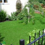 Các bước để có một sân vườn cỏ nhân tạo hoàn hảo