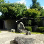 Tân trang lại khu vườn với cỏ nhân tạo