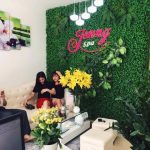 Thảm cỏ nhân tạo trang trí nhà hàng tuyệt vời