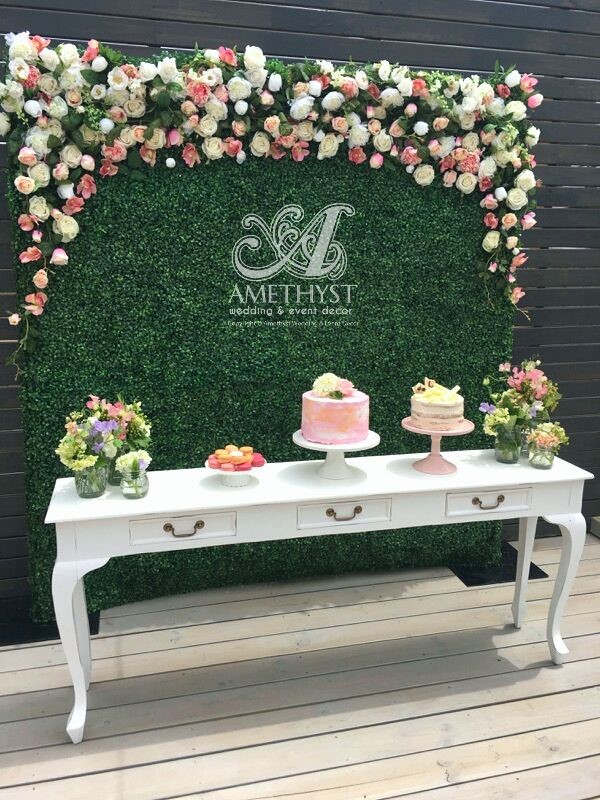 Backdrop chụp ảnh cưới bằng cỏ nhân tạo tuyệt vời