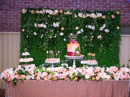 Backdrop cưới sang trọng đẹp không đụng hàng