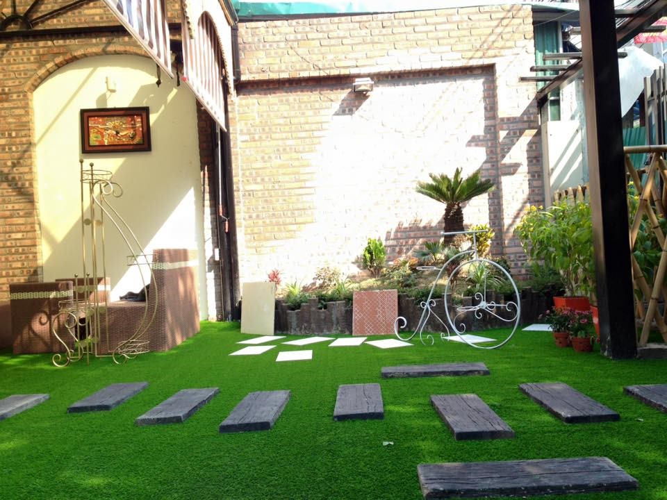 Cỏ nhân tạo trang trí sân vườn cho không gian thêm lí tưởng