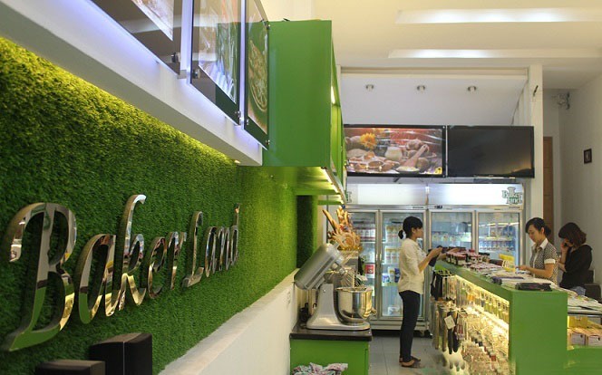 Cỏ nhân tạo trang trí văn phòng, nơi làm việc - ứng dụng thật sự tuyệt vời