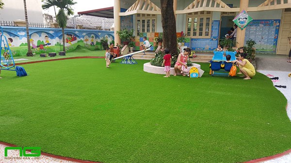 Cỏ nhân tạo trang trí trường mầm non