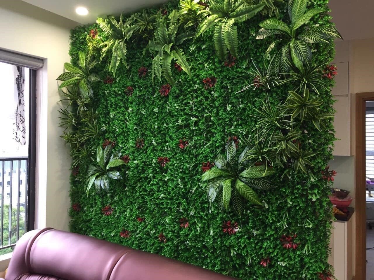 Thi công cỏ nhựa trang trí tấm ốp tường đơn giản