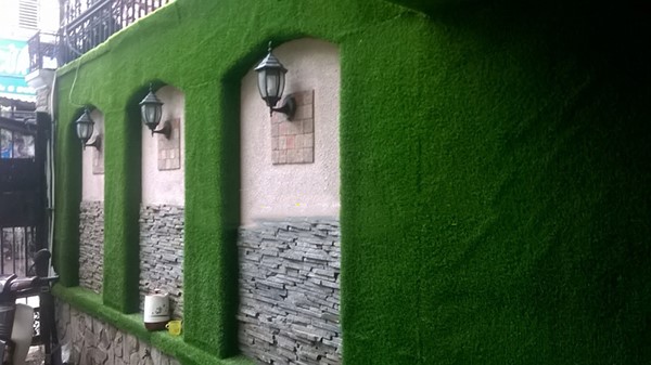 Có nhựa nhân tạo với nhiều mức giá thành cho các bạn lựa chọn