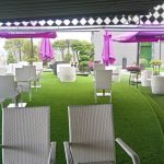 Sử dụng hạt cao su dởm trên sân cỏ sao không?