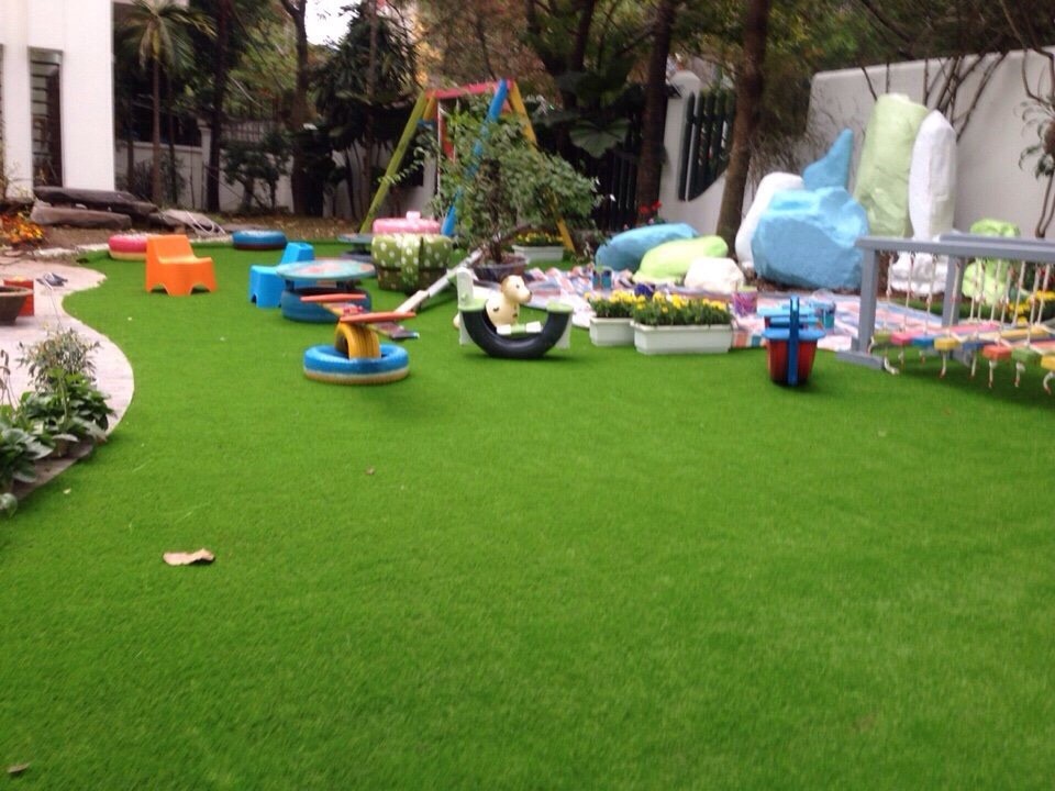 Thiết kế đa dạng, dễ lắp đặt, cỏ nhân tạo dễ dàng lắp đặt