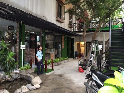 Cỏ nhân tạo bền, đẹp, sạch sẽ, rất tiện dùng trong trang trí nội thất, ngoại thất