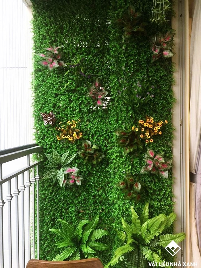 Cỏ nhân tạo dán tường rất nhiều ưu điểm tuyệt vời