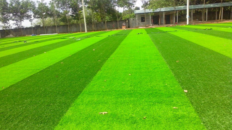 Giữ gìn sân bóng cỏ nhân tạo không quá khó