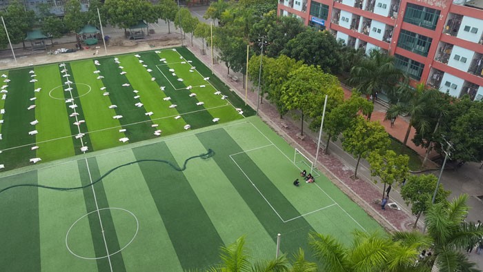 Nên chú ý đến việc khắc phục cỏ nhân tạo cho đảm bảo nhất