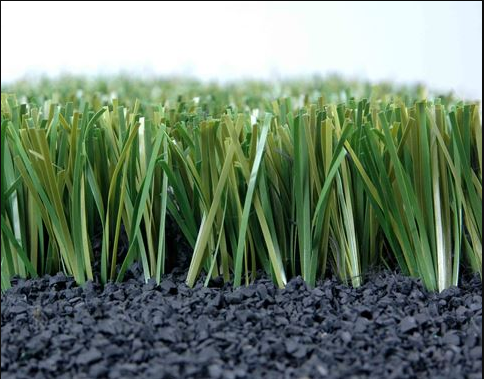 Có nhiều cách để trải hạt cao su cho sân cỏ nhân tạo
